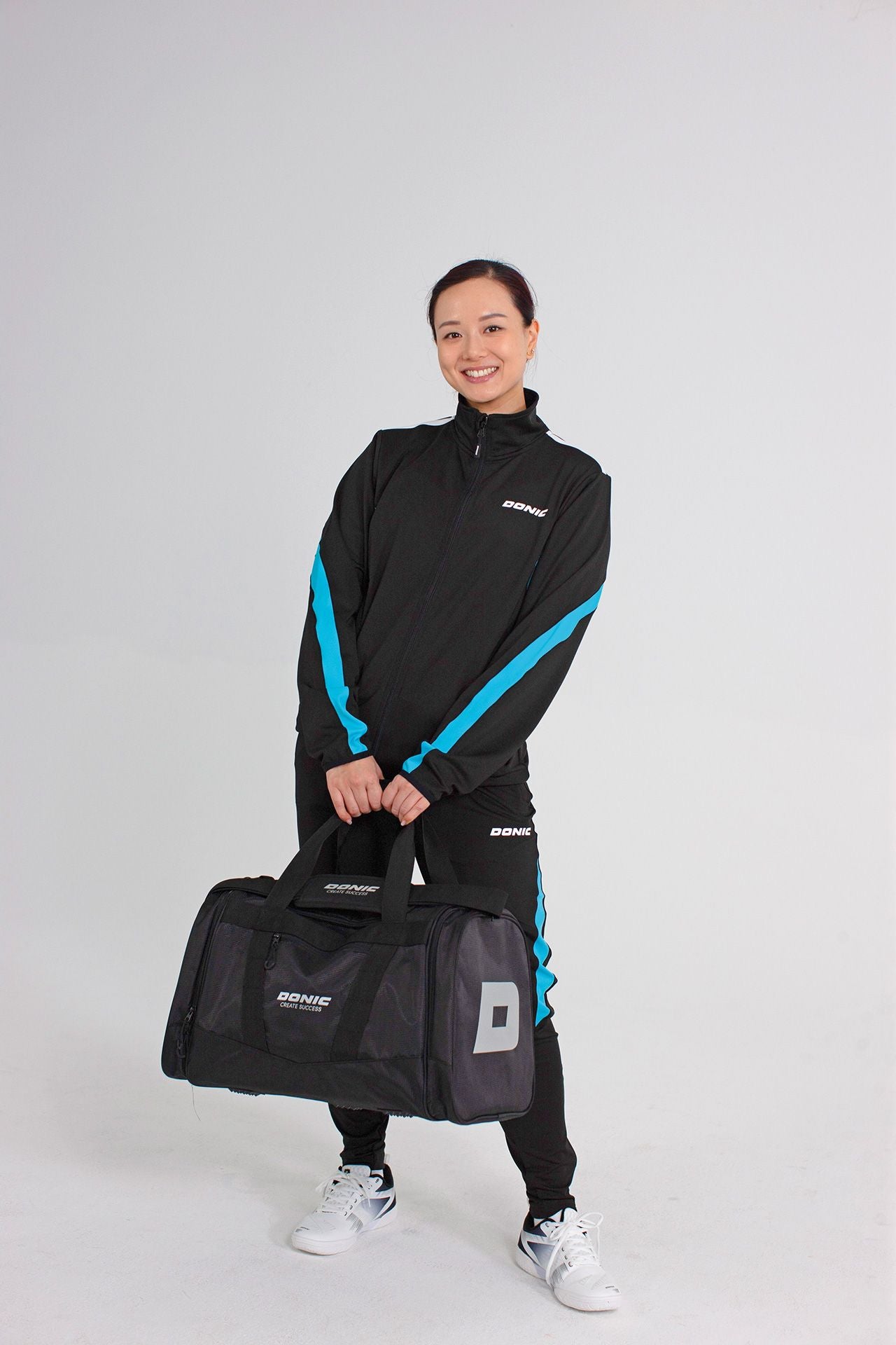 Donic Trainingsjacke Averis schwarz/hellblau/weiß
